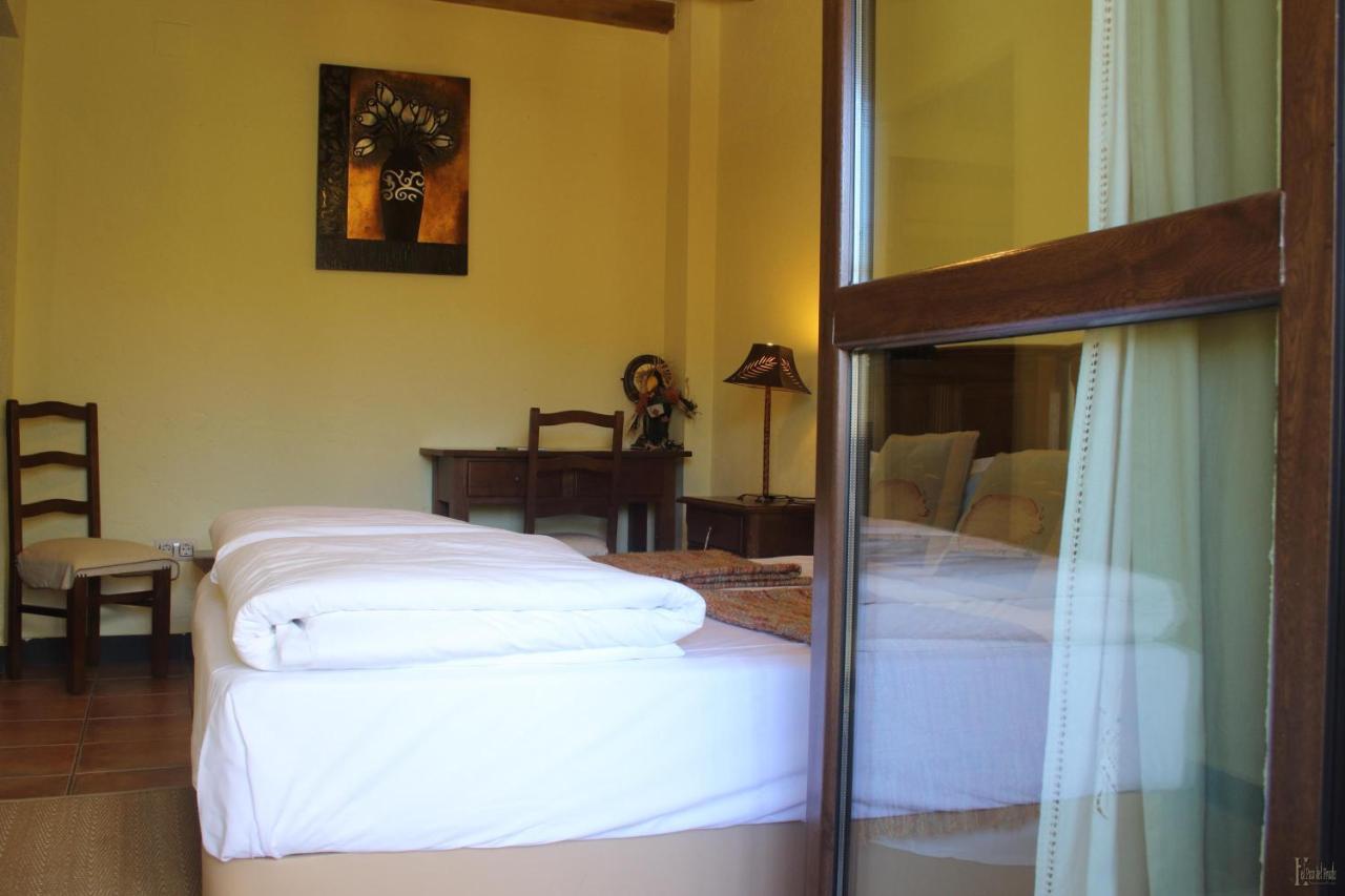 Hospederia El Pico Del Fraile Guest House Cobreros Exterior photo